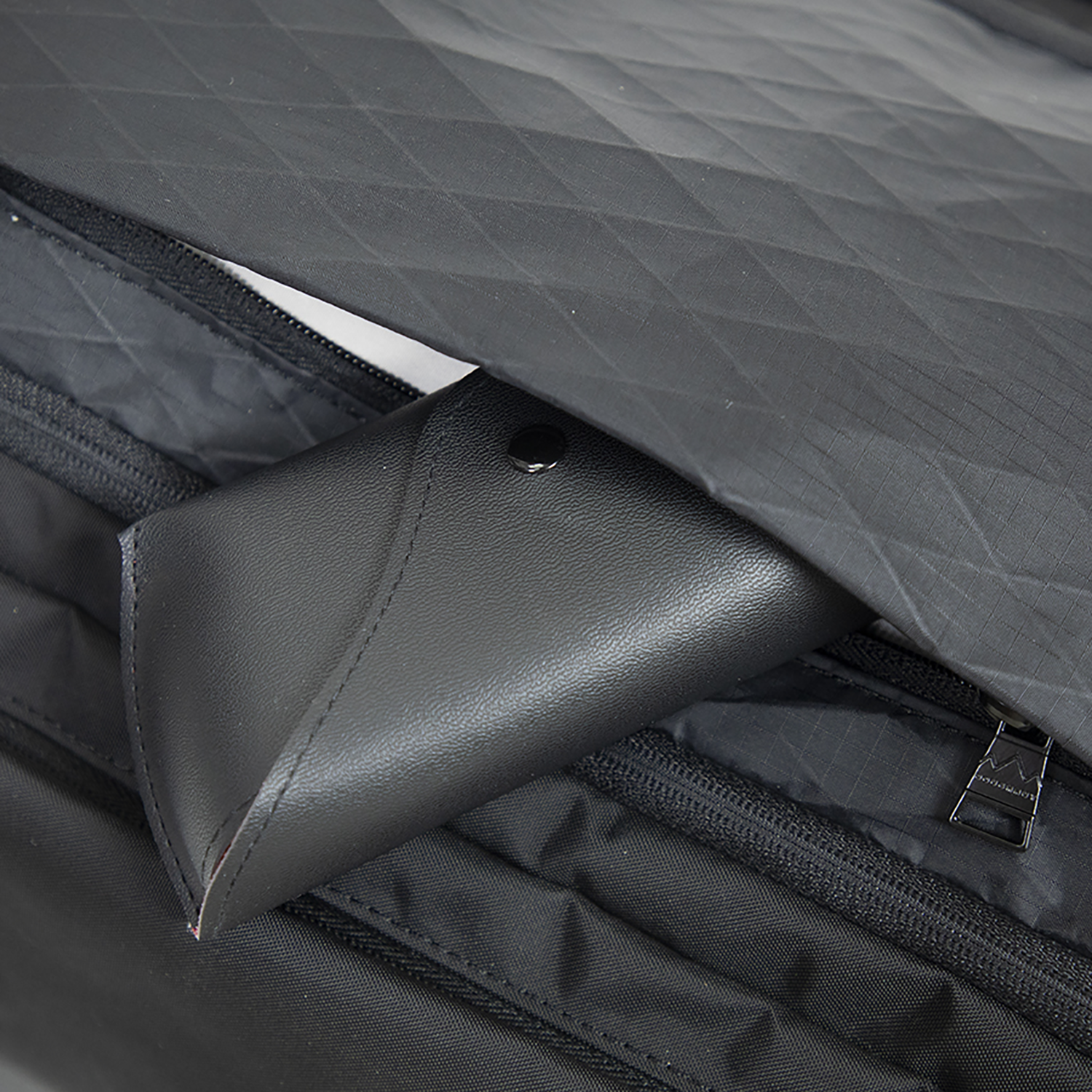 Navigator Duffelpack - Image 11